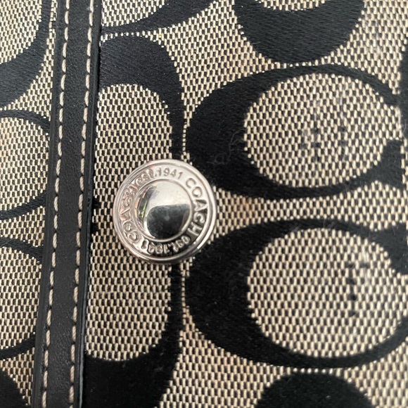 New with defects - Picture 2 of 5